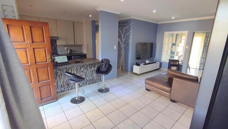 2 Bedroom Property for Sale in Monavoni Gauteng