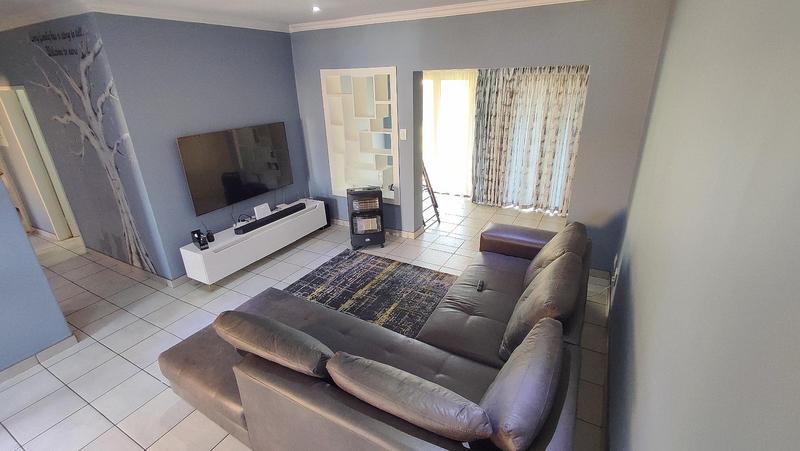 2 Bedroom Property for Sale in Monavoni Gauteng
