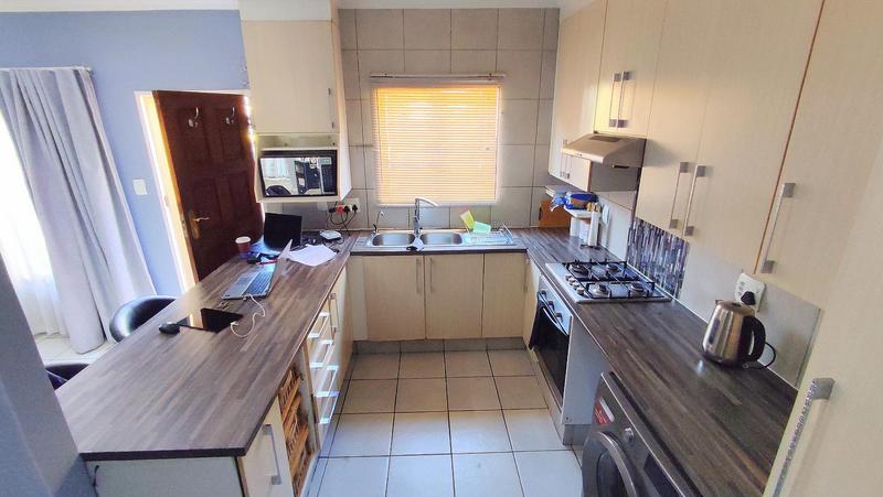 2 Bedroom Property for Sale in Monavoni Gauteng