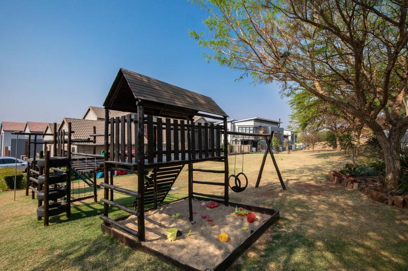 4 Bedroom Property for Sale in Copperleaf Estate Gauteng