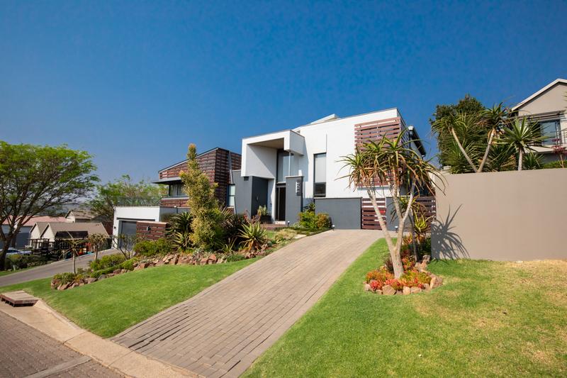 4 Bedroom Property for Sale in Copperleaf Estate Gauteng