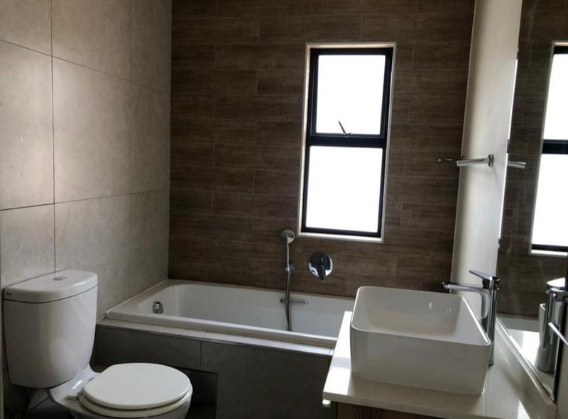 To Let 1 Bedroom Property for Rent in Modderfontein Gauteng