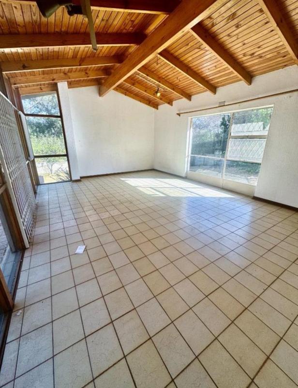 8 Bedroom Property for Sale in Bryanston Gauteng