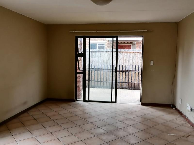 To Let 2 Bedroom Property for Rent in Norton Home Estate AH Gauteng