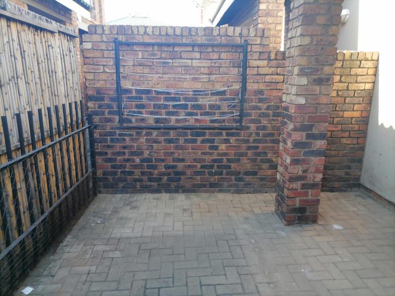 To Let 2 Bedroom Property for Rent in Norton Home Estate AH Gauteng