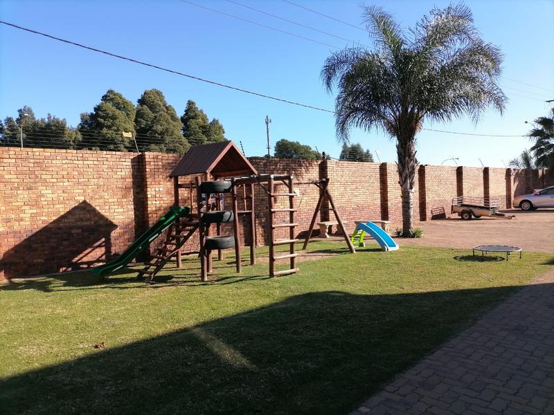 To Let 2 Bedroom Property for Rent in Norton Home Estate AH Gauteng
