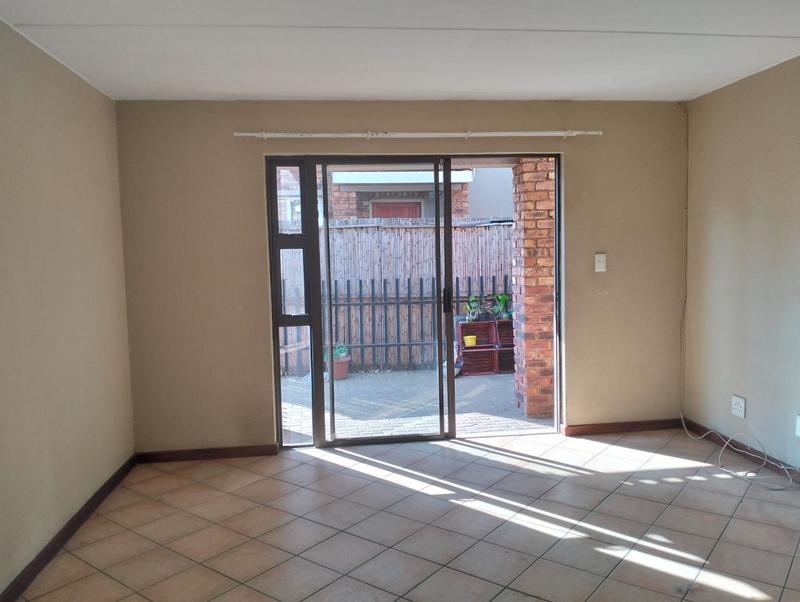 2 Bedroom Property for Sale in Norton Home Estate AH Gauteng