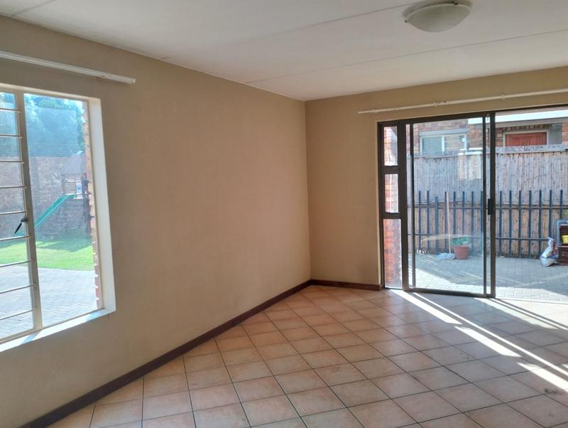 2 Bedroom Property for Sale in Norton Home Estate AH Gauteng