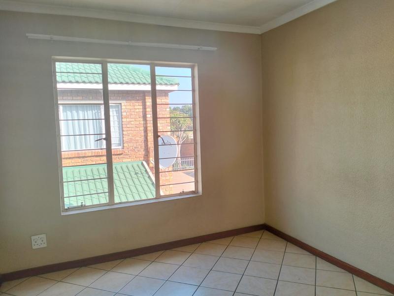 2 Bedroom Property for Sale in Norton Home Estate AH Gauteng