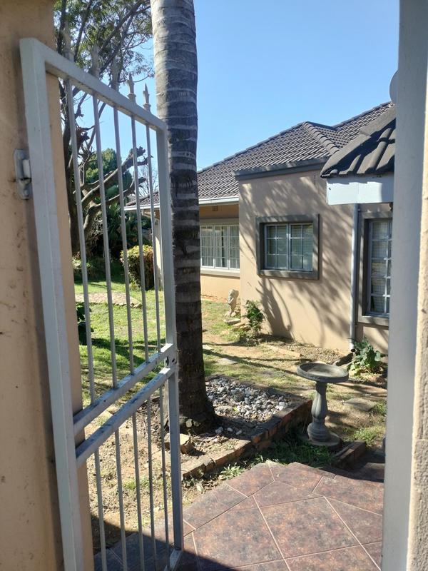 3 Bedroom Property for Sale in Linmeyer Gauteng