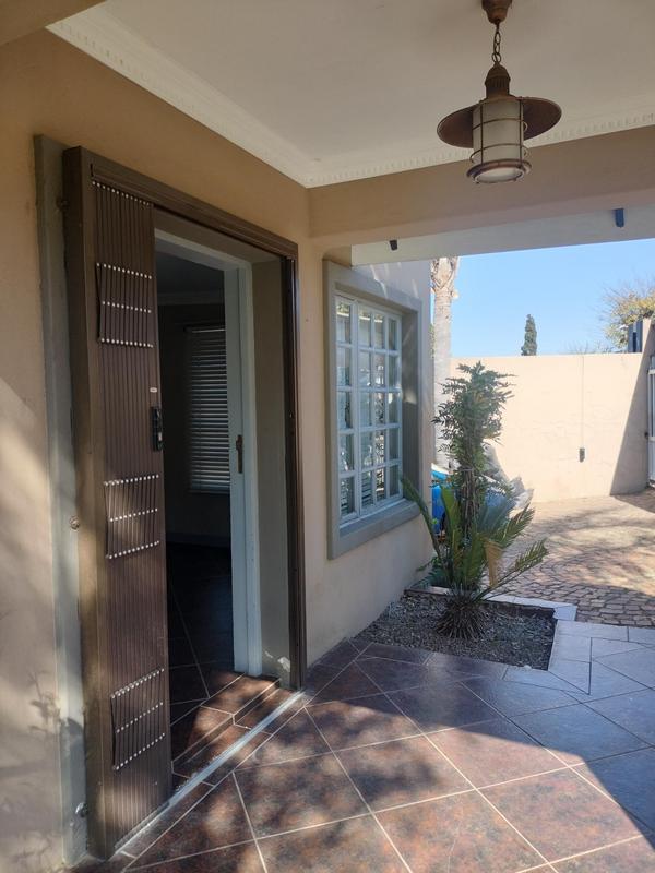 3 Bedroom Property for Sale in Linmeyer Gauteng