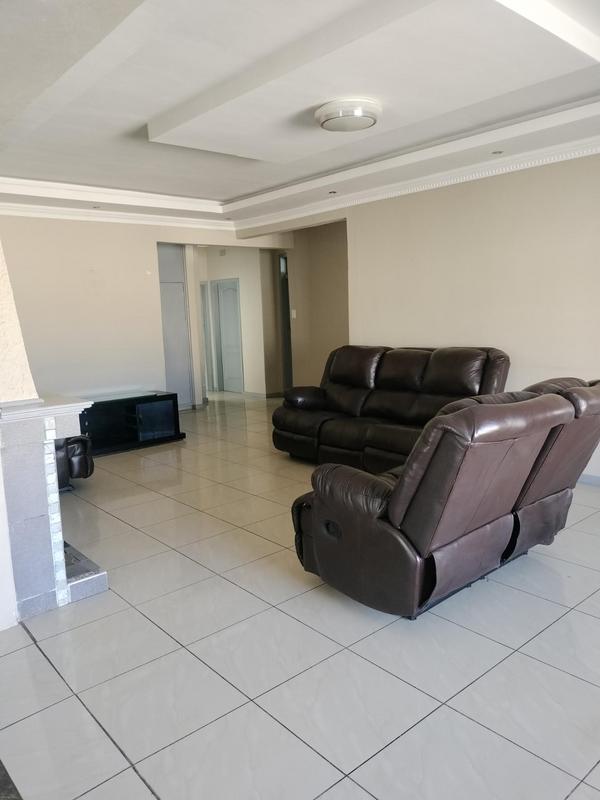3 Bedroom Property for Sale in Linmeyer Gauteng