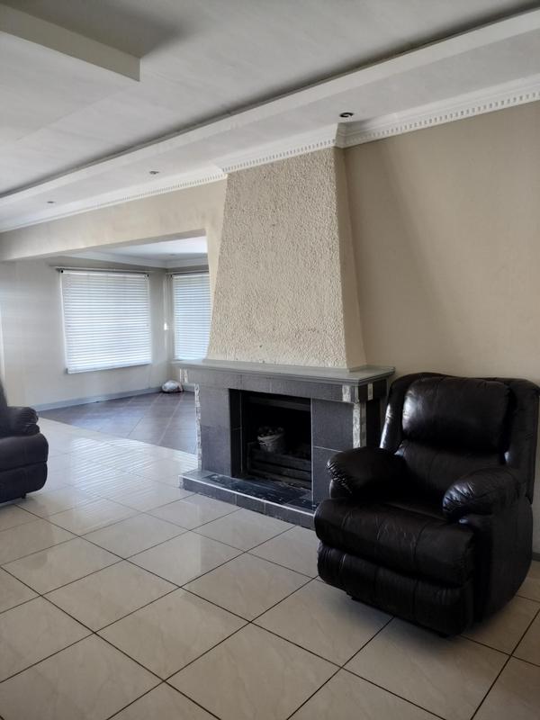 3 Bedroom Property for Sale in Linmeyer Gauteng