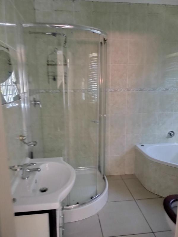 3 Bedroom Property for Sale in Linmeyer Gauteng
