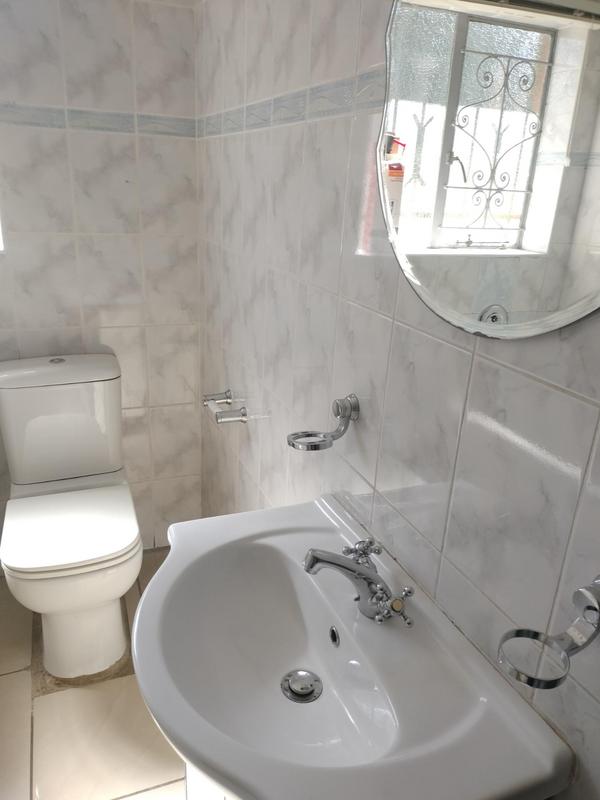 3 Bedroom Property for Sale in Linmeyer Gauteng