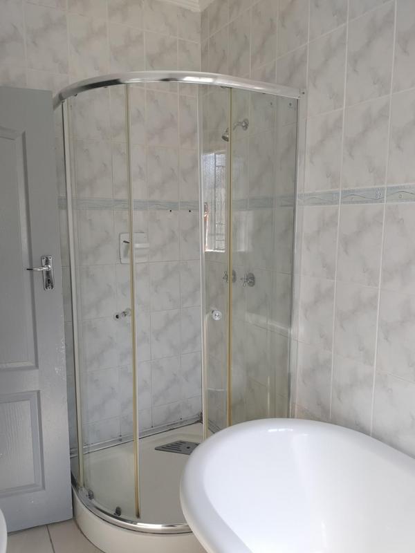 3 Bedroom Property for Sale in Linmeyer Gauteng