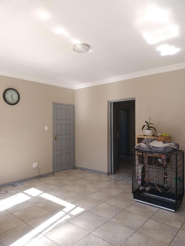 3 Bedroom Property for Sale in Linmeyer Gauteng