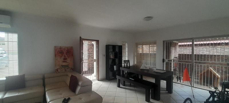 To Let 3 Bedroom Property for Rent in Thatchfield Gauteng