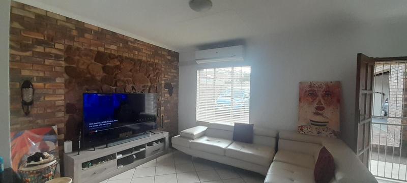 To Let 3 Bedroom Property for Rent in Thatchfield Gauteng