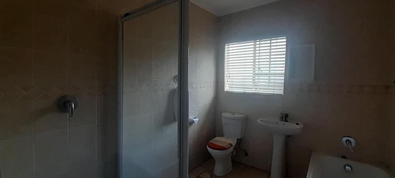 To Let 3 Bedroom Property for Rent in Thatchfield Gauteng