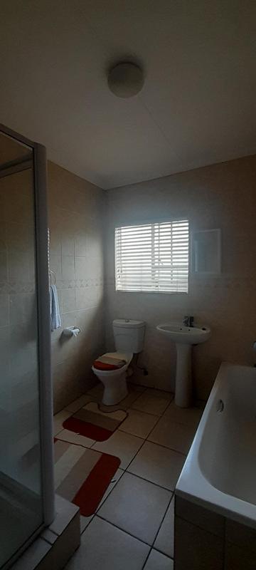 To Let 3 Bedroom Property for Rent in Thatchfield Gauteng