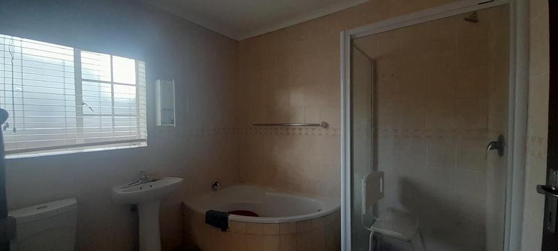 To Let 3 Bedroom Property for Rent in Thatchfield Gauteng