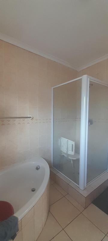 To Let 3 Bedroom Property for Rent in Thatchfield Gauteng