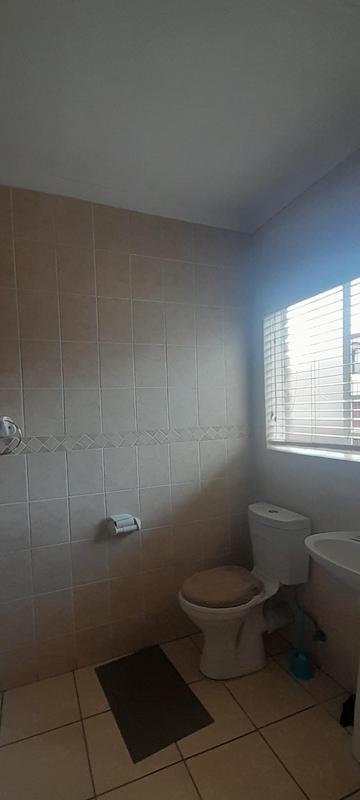 To Let 3 Bedroom Property for Rent in Thatchfield Gauteng