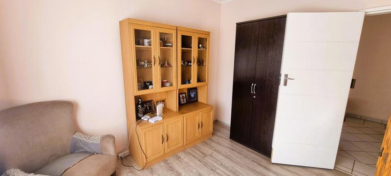 4 Bedroom Property for Sale in Eldoraigne Gauteng