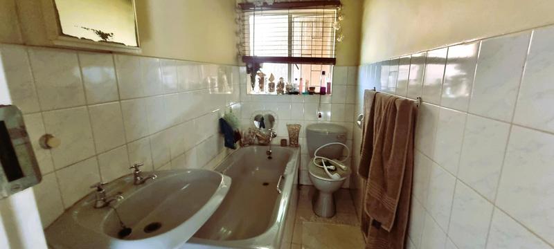 3 Bedroom Property for Sale in Rooihuiskraal Gauteng