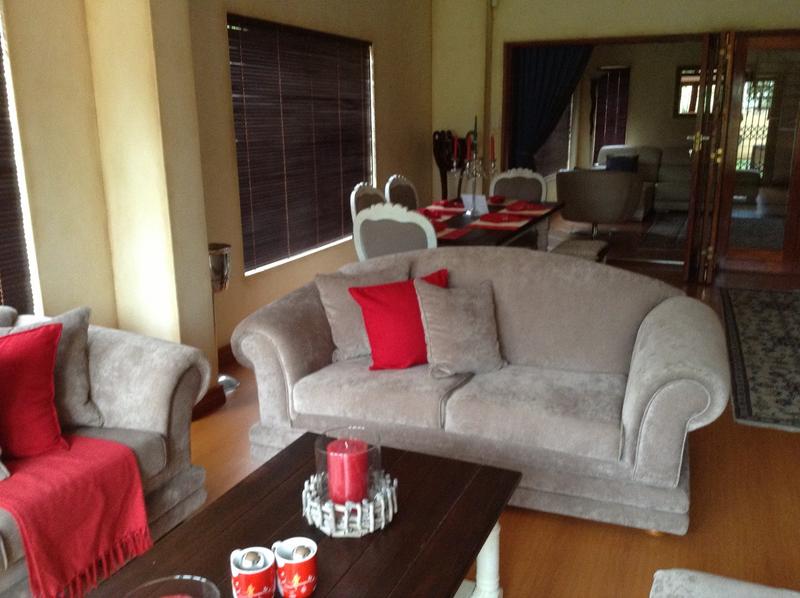 5 Bedroom Property for Sale in Rooihuiskraal North Gauteng
