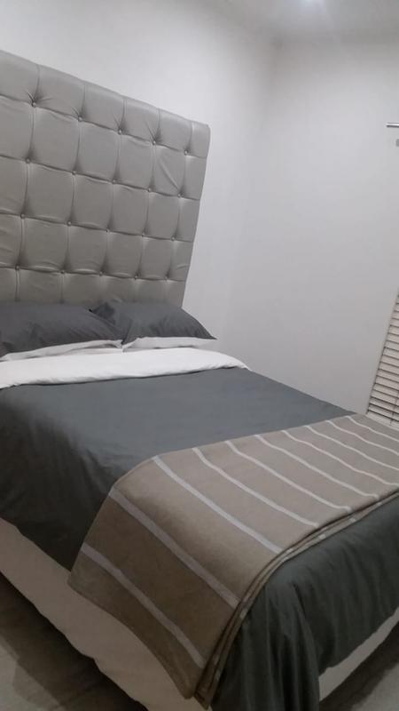 5 Bedroom Property for Sale in Rooihuiskraal North Gauteng