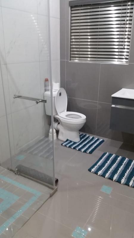 5 Bedroom Property for Sale in Rooihuiskraal North Gauteng