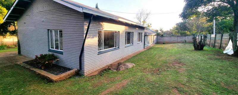 5 Bedroom Property for Sale in Valhalla Gauteng