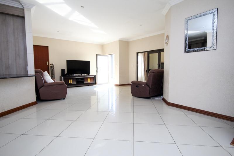 3 Bedroom Property for Sale in Thatchfield Gauteng