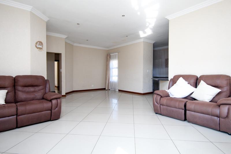 3 Bedroom Property for Sale in Thatchfield Gauteng