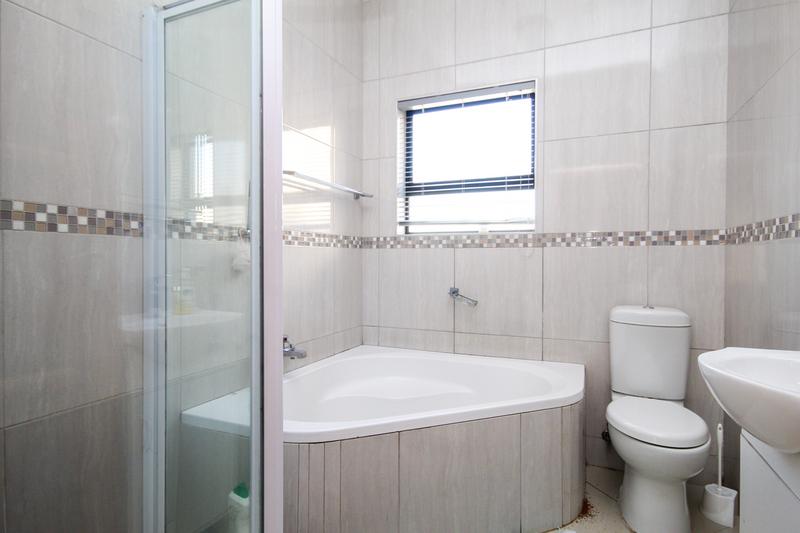 3 Bedroom Property for Sale in Thatchfield Gauteng