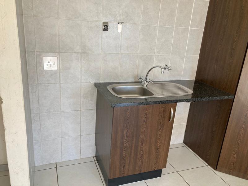 To Let 1 Bedroom Property for Rent in Ferndale Gauteng
