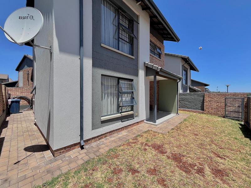 To Let 3 Bedroom Property for Rent in Amberfield Gauteng