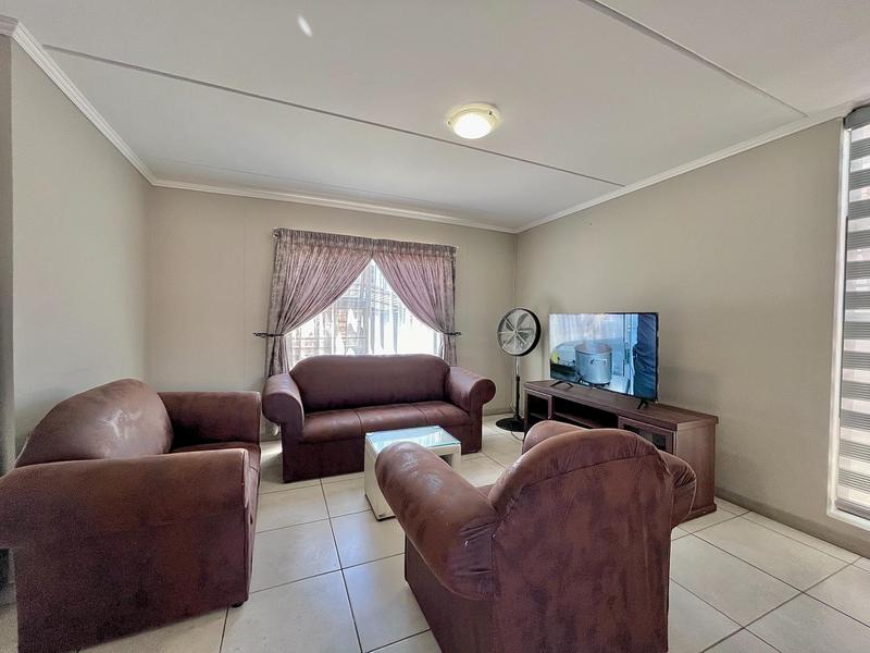 To Let 3 Bedroom Property for Rent in Amberfield Gauteng