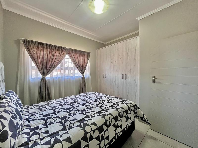 To Let 3 Bedroom Property for Rent in Amberfield Gauteng