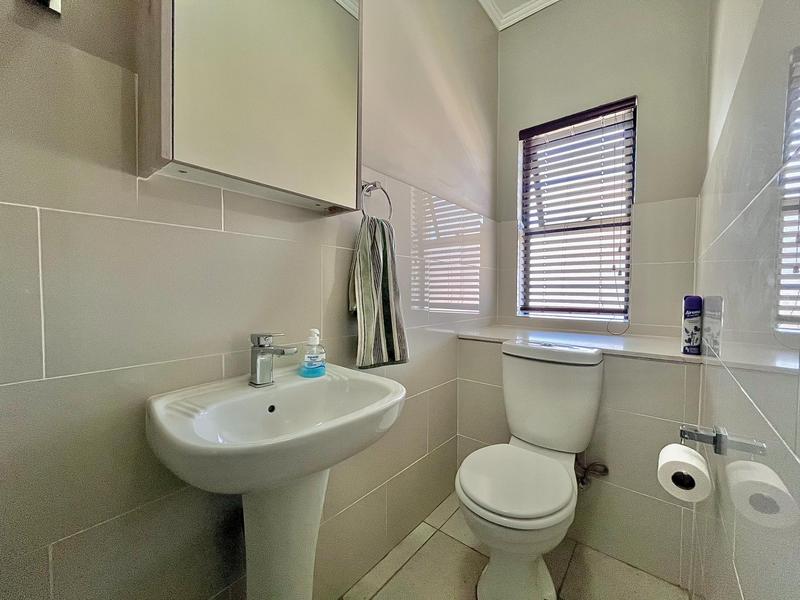 To Let 3 Bedroom Property for Rent in Amberfield Gauteng