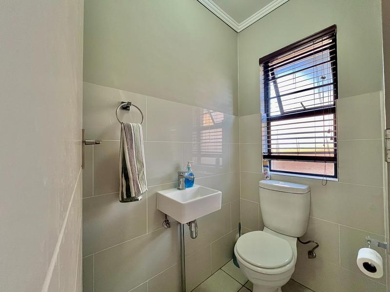 To Let 3 Bedroom Property for Rent in Amberfield Gauteng