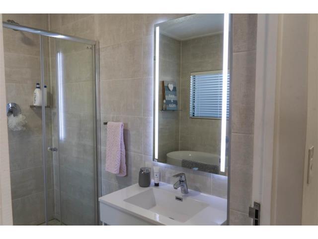 To Let 2 Bedroom Property for Rent in Waterfall Gauteng