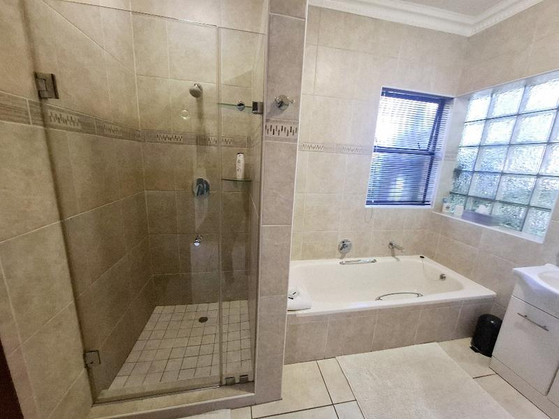 To Let 2 Bedroom Property for Rent in Woodmead Gauteng