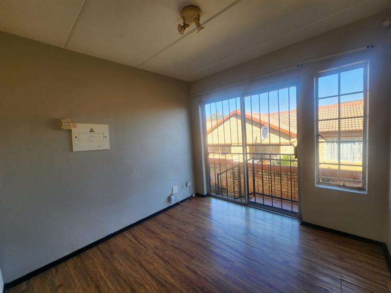 To Let 2 Bedroom Property for Rent in Wilgeheuwel Gauteng