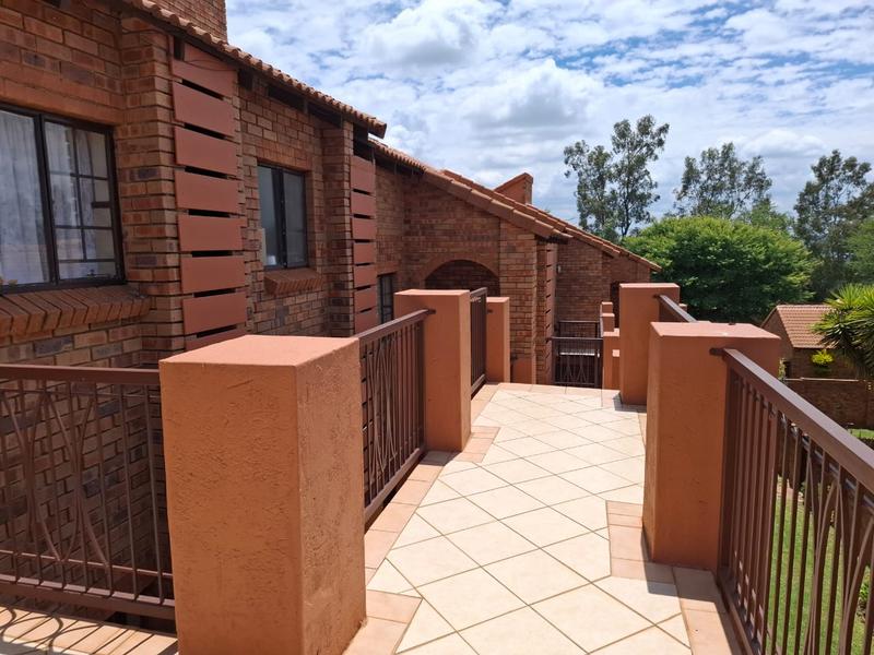To Let 2 Bedroom Property for Rent in Mooikloof Ridge Gauteng