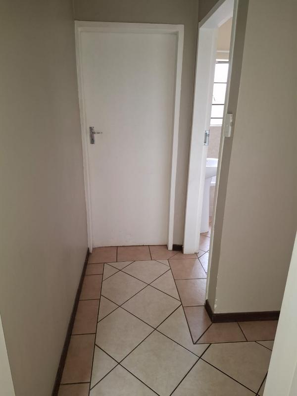 To Let 2 Bedroom Property for Rent in Mooikloof Ridge Gauteng