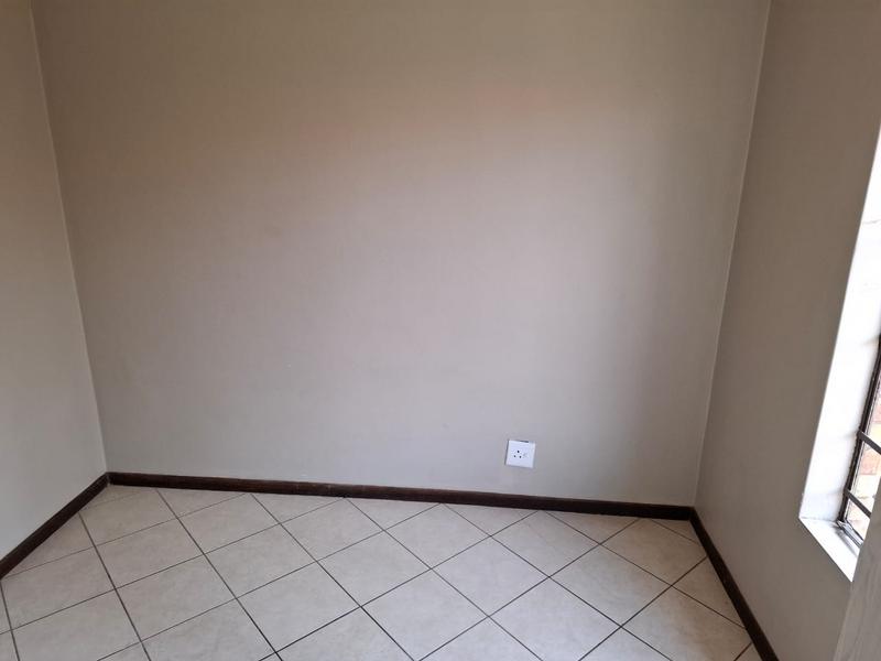 To Let 2 Bedroom Property for Rent in Mooikloof Ridge Gauteng