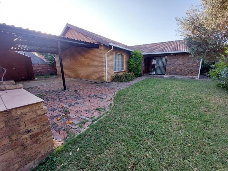 3 Bedroom Property for Sale in Annlin Gauteng